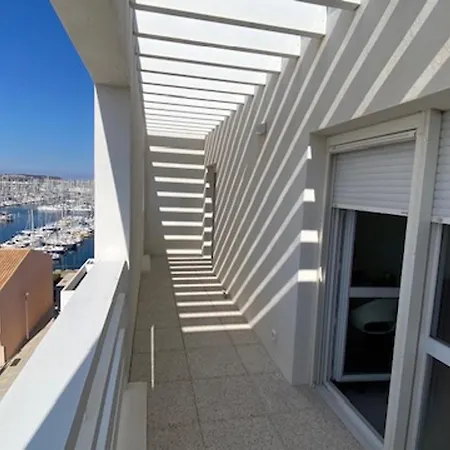 Port Leucate. Les Voiles Blanches. Superbe T4 Duplex Climatisé. 6/7 Pers. Vue Chenal Et Port. Wifi. Pkg. Ménage Inclus. - Fr-1-798-56